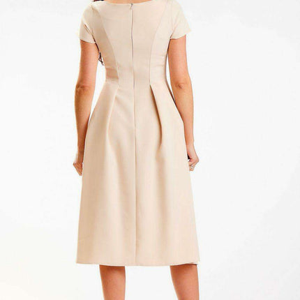 Sculpted Elegance Boat Neck Midi Dress - Chic Daytime Essential - Très Elite