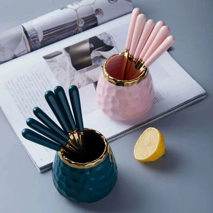Elegant Golden Veined Ceramic Cutlery Collection with Chic Storage Holder