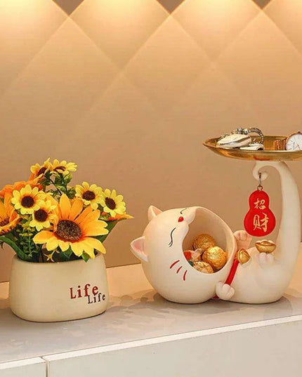 Charming Maneki-neko Key Organizer: Whimsical Resin Cat for Stylish Home Decor and Good Luck