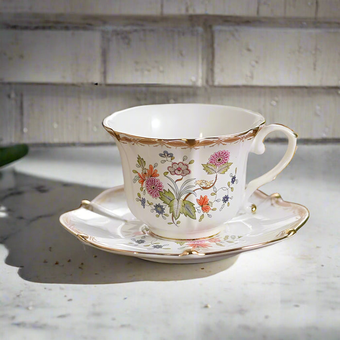 Timeless Vintage Charm: 200ml Elegant Ceramic Coffee Cup & Saucer Set for Sophisticated Tea Moments