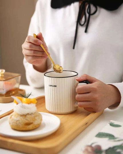 Stylish Wave Pattern Bone China Mug - 400ml Capacity for Your Favorite Beverages