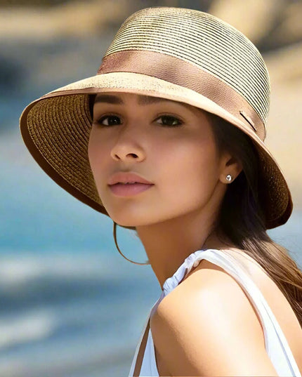 Chic Women's Korean Summer Wide Brim Straw Hat for Beach Trips, Vacation, and Sun Protection with Bow Fold Design