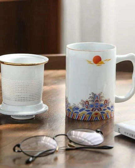 Elegant White Ceramic Tea Infuser Mug with Built-in Strainer and Lid for Ideal Tea Brewing Experience