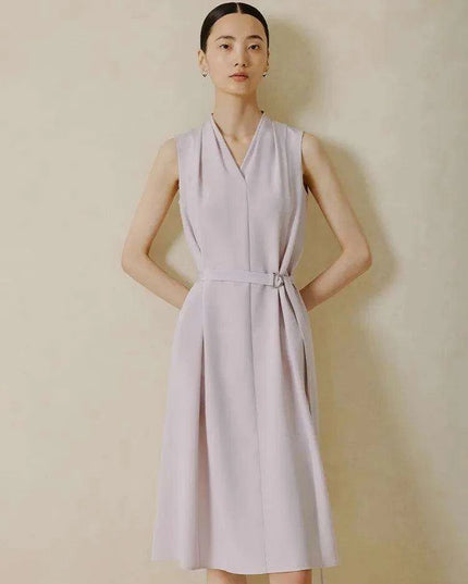 Chic Sleeveless Silk V-Neck Dress with Pleated Waistband Design