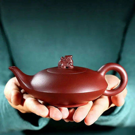 Handcrafted Yixing Purple Clay Teapot - 240ml Ideal for Oolong and Dahongpao Tea Enthusiasts