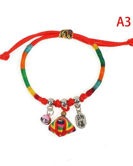 Charming Maneki Neko Luck Bracelet - A Joyful Gift for Women and Girls
