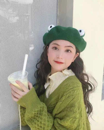 Charming Handcrafted Pumpkin Wool Beret with Leaf Embellishments for Fall and Winter Fashion