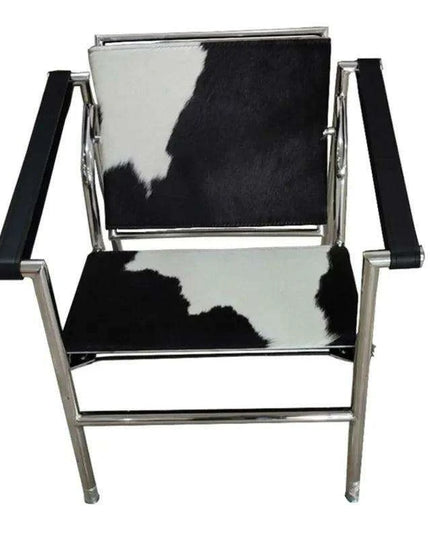 Scandinavian Elegance Lounge Chair