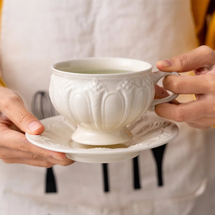 Artisanal Retro Court Handcrafted Ceramic Teapot for Tea Connoisseurs