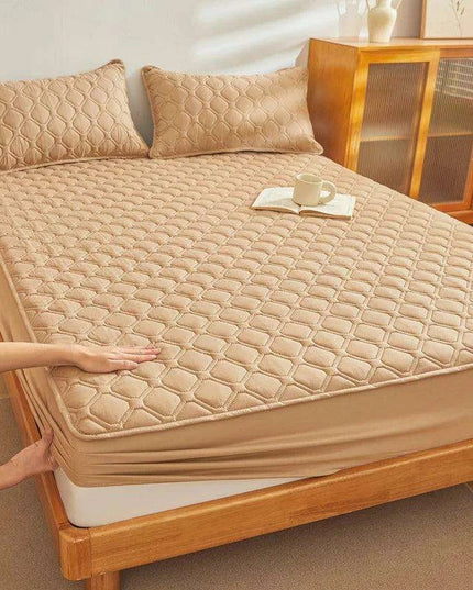Waterproof Thick Fitted Sheet for All Mattress Sizes - Cozy and Protective Bedding Solution