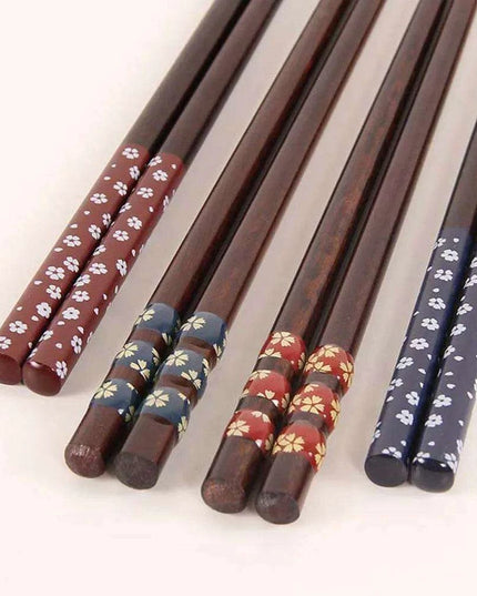 Handcrafted Japanese Wooden Chopsticks – Enhance Your Dining Experience with Elegance and Style