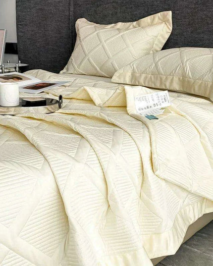 Luxurious Lightweight Tencel Summer Quilt Set with Pillowcases - Double Queen Size Bedspread