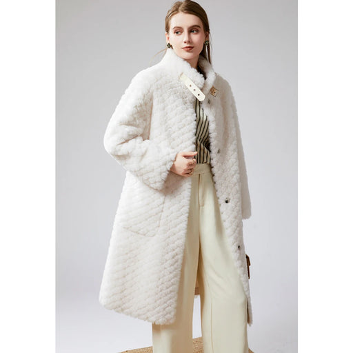 Luxurious Women's Real Fur Coat: High-Quality 100% Wool, Elegant & Warm
