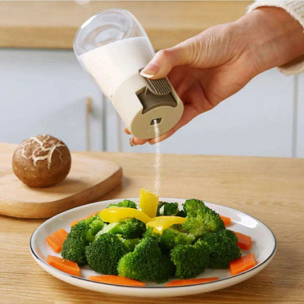 Seasoning on the Go: Portable Glass Salt Shaker for Instant Flavor Boost - Très Elite