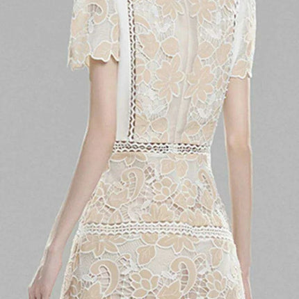 Elegant Floral Evening Dress with Ruffle Collar