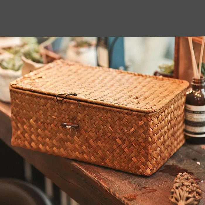 Handwoven Seagrass Storage Basket: Sustainable Organizer with Lid