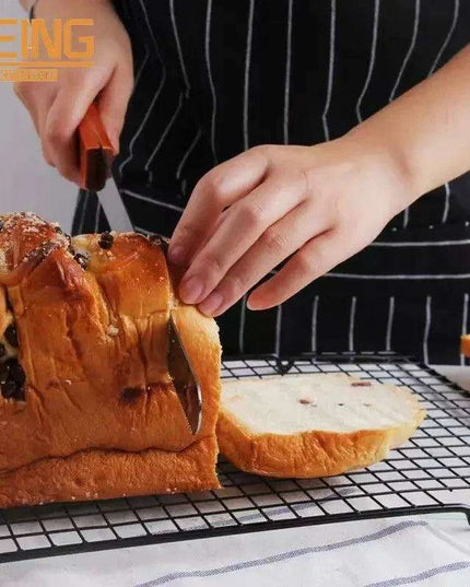 Efficient Wooden Bread Knife Trio - Slice with Ease and Precision