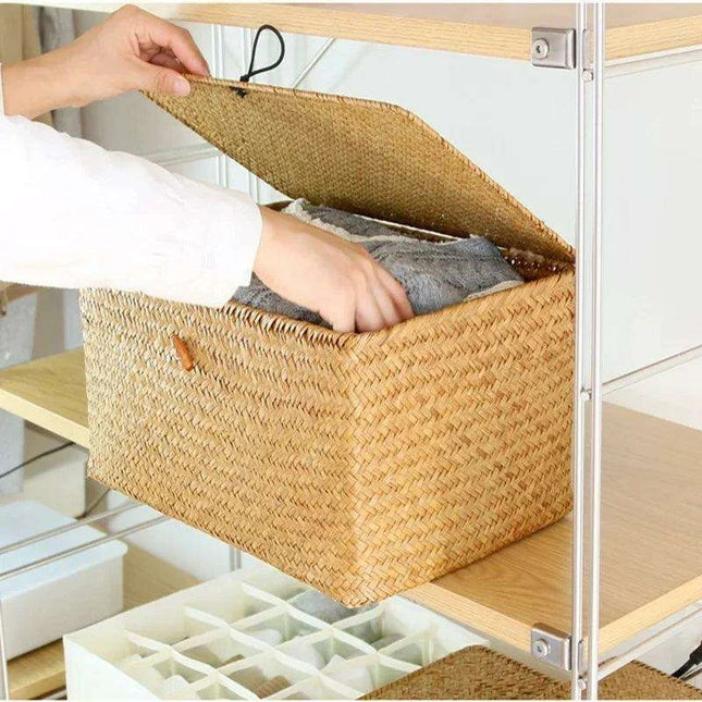 Natural Seagrass Organizer Basket with Lid - Stylish Storage Solution for Cosmetics, Sundries, and Laundry