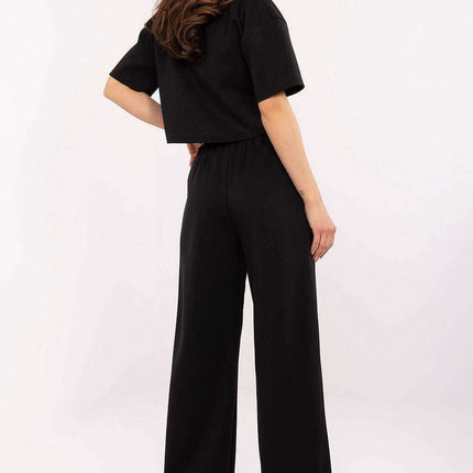Set Model 208677 Elegant Ladies Everyday And Work Attire - Très Elite