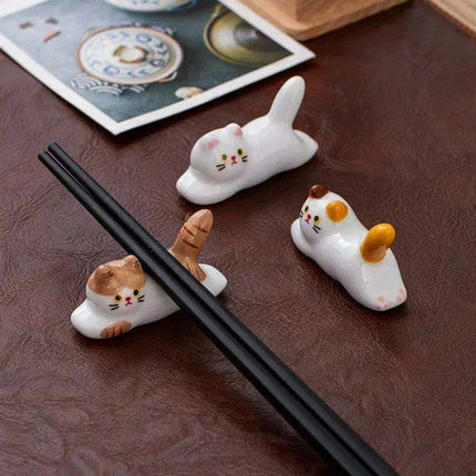 Set of 5 Cute Cat-Themed Ceramic Utensil Holders - Fun Japanese Chopstick Rests for a Joyful Dining Experience - Très Elite