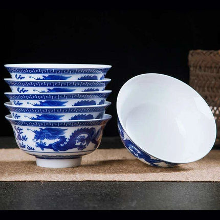 Set of 6 Elegant Blue and White Porcelain Ramen Bowls Featuring Vintage Chinese Dragon Design - Très Elite