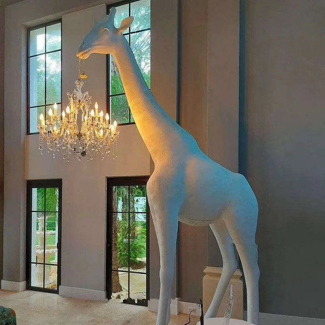 Elegant Giraffe Standing Lamp