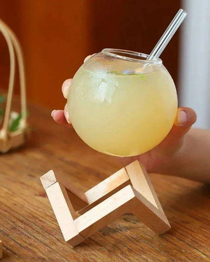 Sophisticated Round Cocktail Glass with Elegant Wooden Stand - Ideal for Creative Drinks and Smoothies