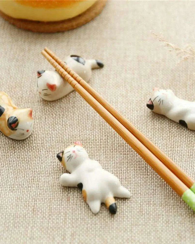 Playful Cat Cutlery and Chopstick Holder for a Whimsical Kitchen