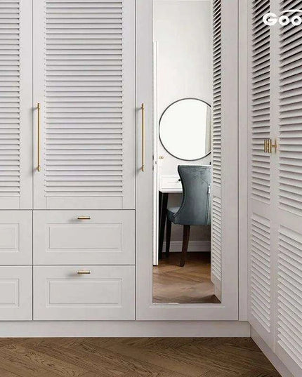 Retro Brass Cabinet Handles - Chic Vintage Pulls for Furniture Revitalization