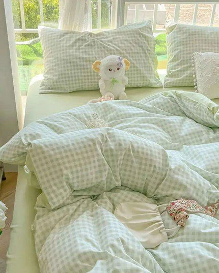 Nordic Lattice Green Grid Bedding Ensemble