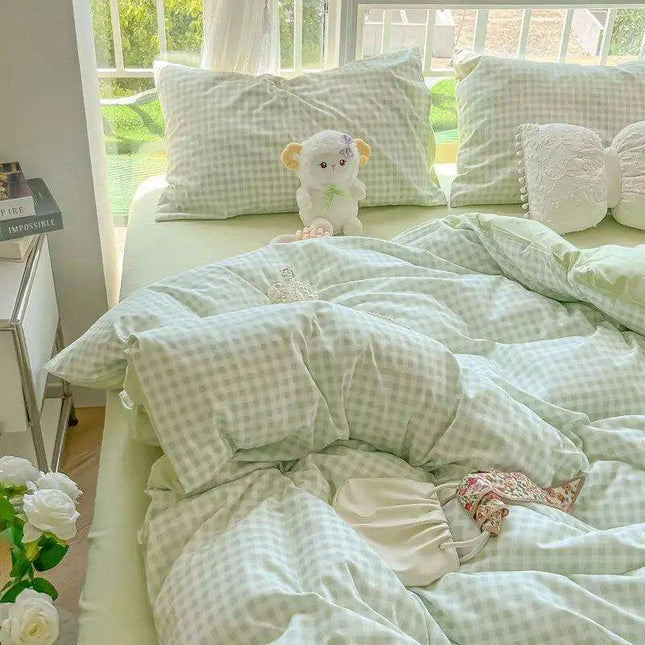 Nordic Lattice Green Grid Bedding Ensemble