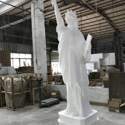 Majestic Liberty Statue Garden Sculpture Fiberglass Year Round Beauty outdoor-garden-decoration-high-quality-fiberglass-garden-large-liberty-statue