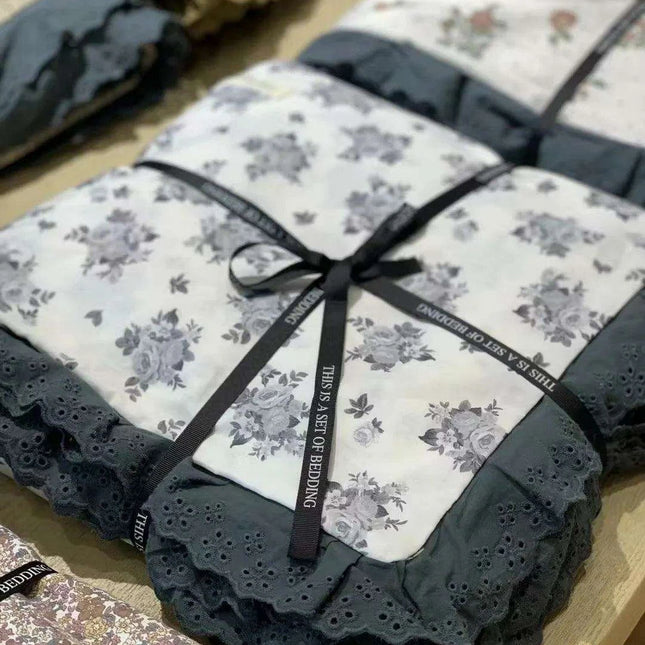 Vintage Lace Floral Egyptian Cotton 4-Piece Bedding Set with Shams