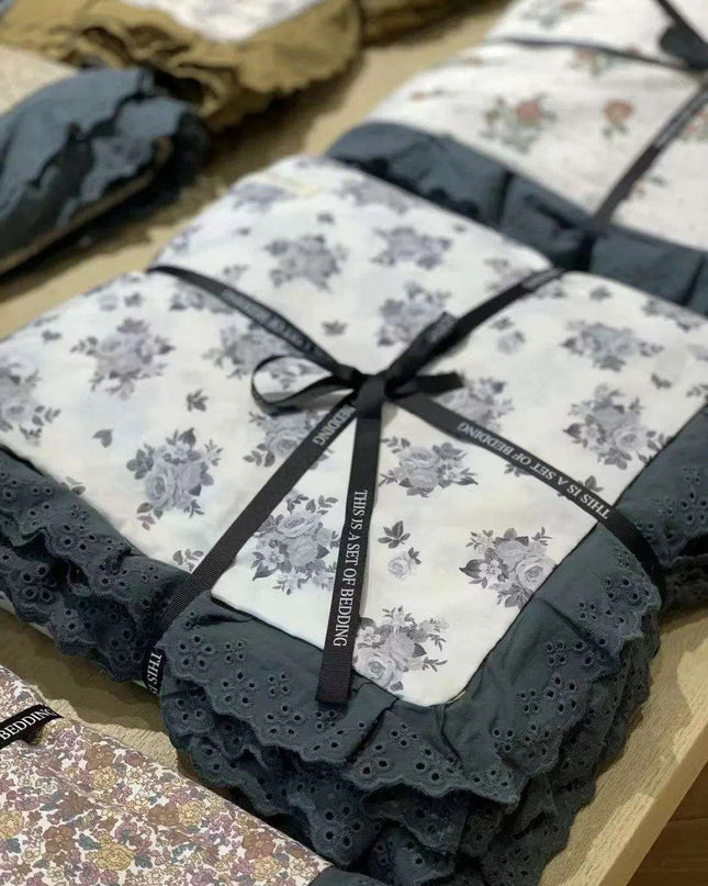 Vintage Lace Floral Egyptian Cotton 4-Piece Bedding Set with Shams