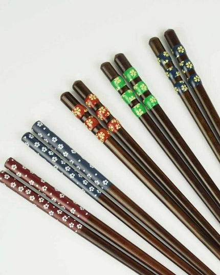 Handcrafted Japanese Wooden Chopsticks – Enhance Your Dining Experience with Elegance and Style