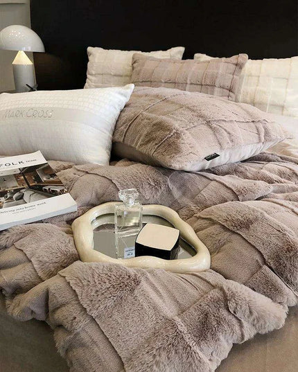 Luxurious Milk Velvet Duvet Cover Set with Elegant Square Lattice Design - Ultra-Soft 4-Piece Bedding Ensemble