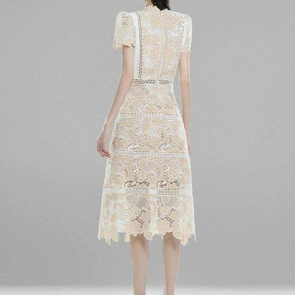 Elegant Floral Evening Dress with Ruffle Collar