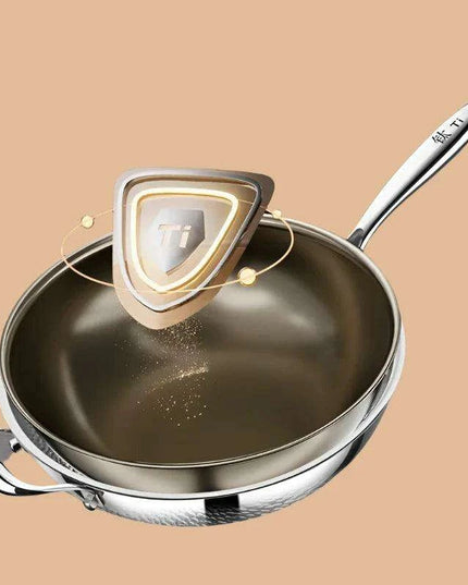Titanium Excellence: Non-Stick Hammer-Printed Flat Bottom Wok for Gourmet Home Cooking