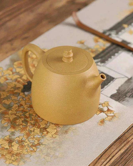 Elegant 460ML Yixing Zisha Clay Teapot with Gold Accents for Tea Enthusiasts