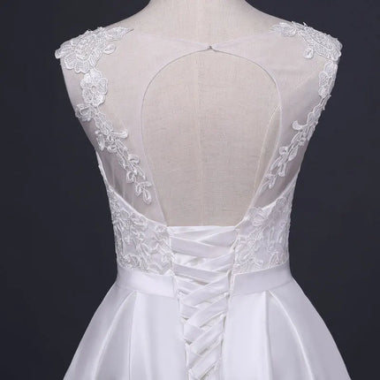 Elegant White Satin Backless Wedding Dress with Lace Embroidery