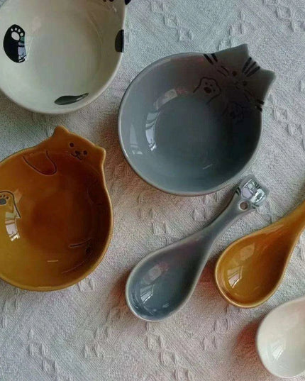 Whimsical Cartoon Relief Ceramic Sauce Bowl with Spoon for Hot Pot and BBQ Delight