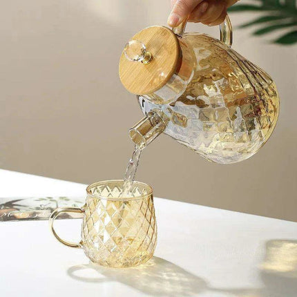Elegant Borosilicate Glass Teapot with Bamboo Lid - Sleek Cold Water Kettle for Aromatic Teas