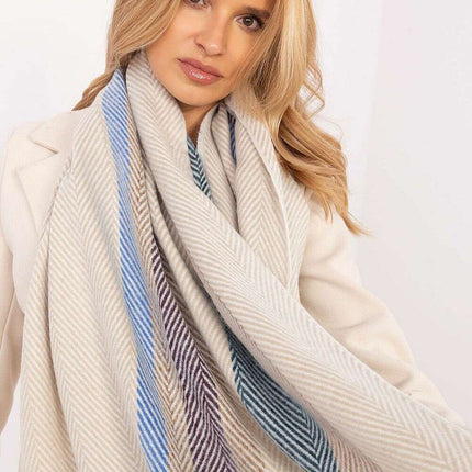 Shawl model 206037 - Très Elite