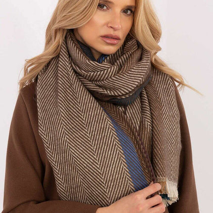 Shawl model 206037 - Très Elite