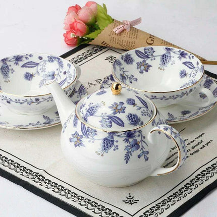 Sleek Black Bone China Tea Set for Two - A Luxurious Japanese Tea Experience - Très Elite