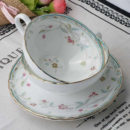 Sleek Black Bone China Tea Set for Two - A Luxurious Japanese Tea Experience - Très Elite