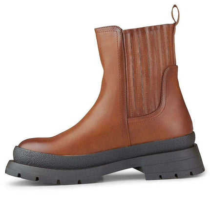 Sleek Eco-Friendly Black Leather Ankle Boots for Effortless Style - Très Elite