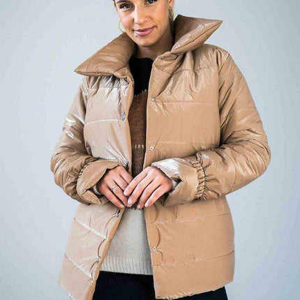 Sleek High-Collar Quilted Jacket with Fashionable Elastic Accents - Très Elite
