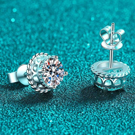 Sleek Rhodium-Plated Sterling Silver Stud Earrings with 1 Carat Lab-Grown Diamonds - Très Elite