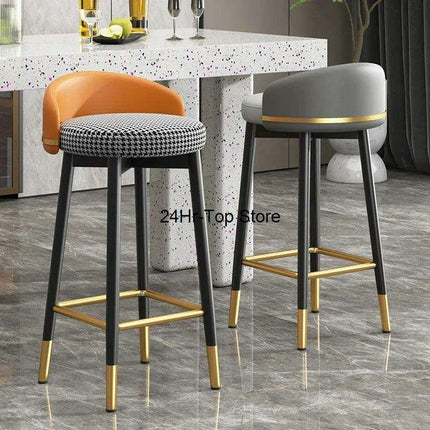 Sleek Scandinavian Leather Gaming and Vanity Stool - Trendy Seating for Modern Interiors - Très Elite
